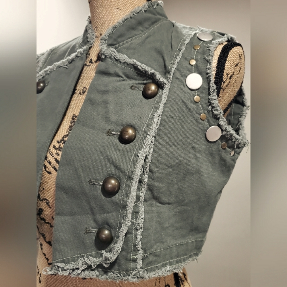 Miss Me Green Embroidered Vest - Picture 3 of 7